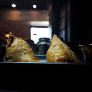 Crispy Fried Veg Samosa
